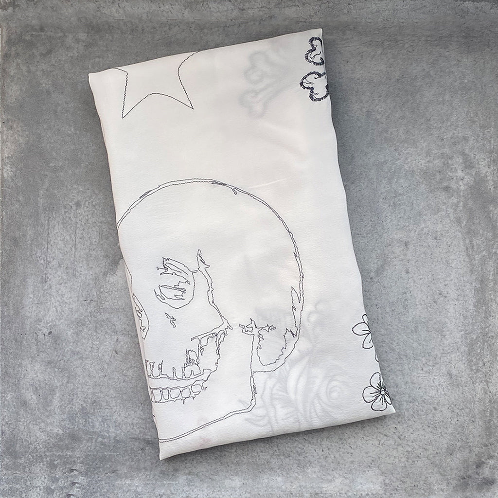 ROSE SKULL SCARF WHITE
