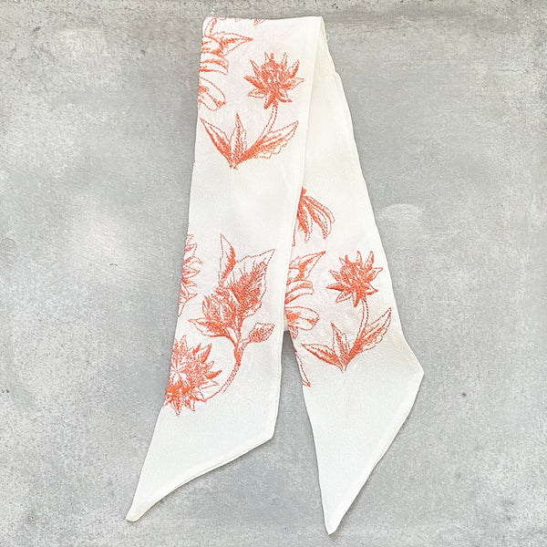 TOILE FLOWER NECK BOWIE