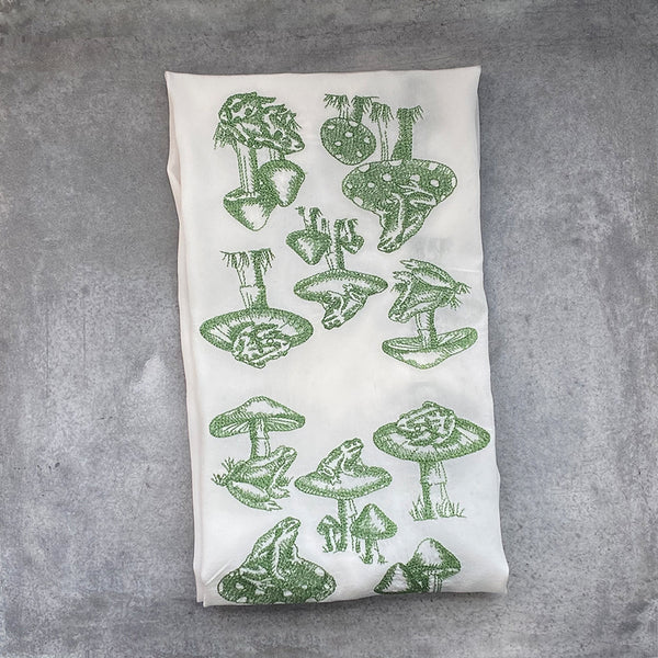 FROG MUSHROOM GARDEN SCARF