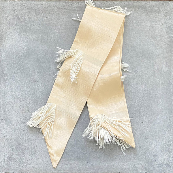 FRINGE NECK BOWIE